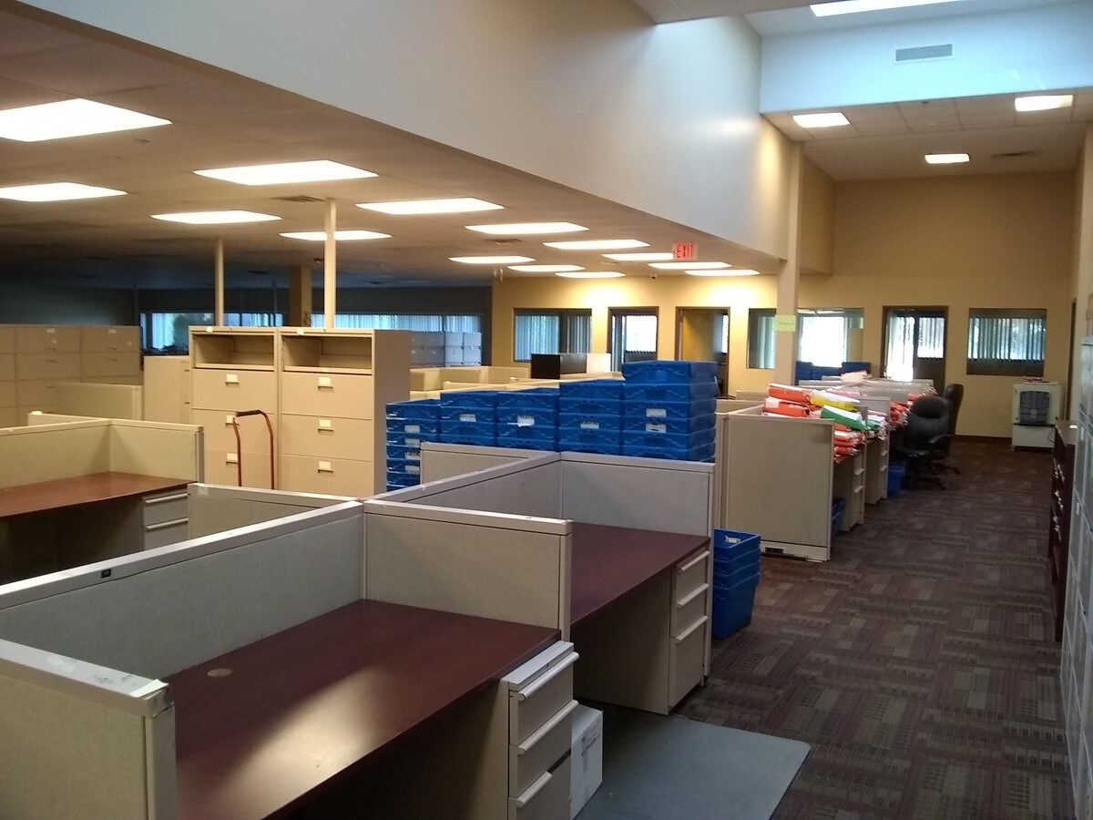 300 Rabro Dr, Hauppauge, NY 11788