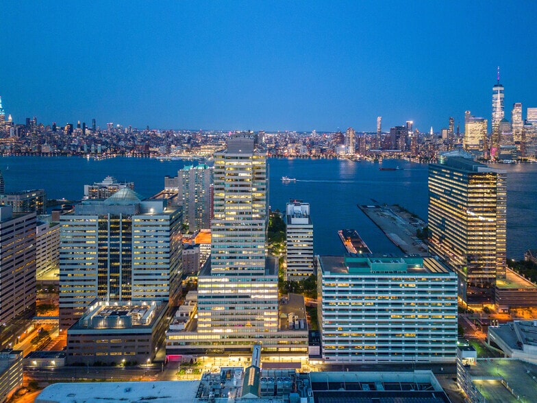 525 Washington Blvd, Jersey City, NJ for lease - Building Photo - Image 1 of 1