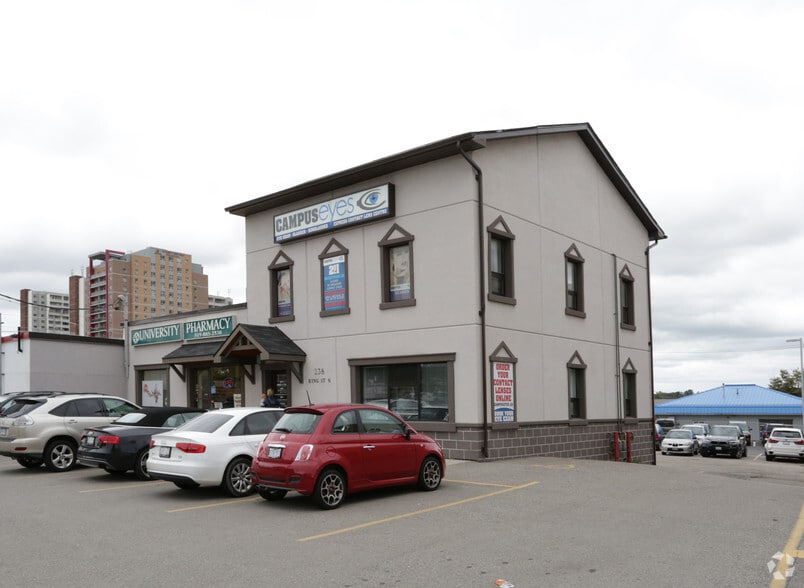 238 King St N, Waterloo, ON N2J 2Y7