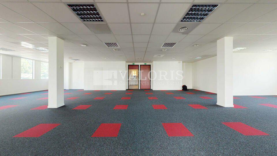 Office in Lyon for lease - Interior Photo - Image 3 of 16