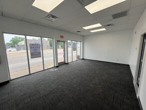 1715-1721 W Berry St, Fort Worth, TX for lease Interior Photo- Image 2 of 4