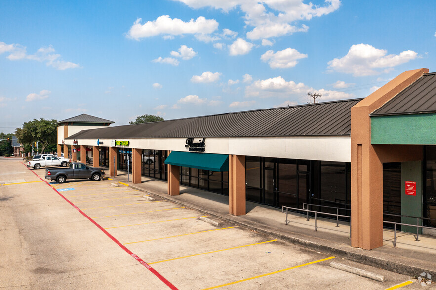 1601 W Northwest Hwy, Grapevine, TX for lease - Building Photo - Image 3 of 6