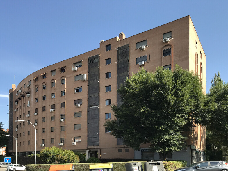 Multifamily in Madrid, MAD for sale - Building Photo - Image 1 of 1