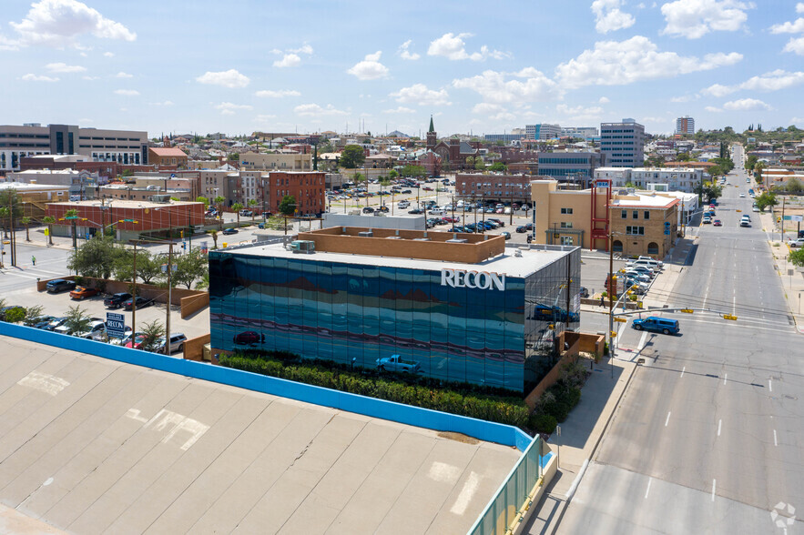 700 N Stanton St, El Paso, TX for lease - Aerial - Image 3 of 3