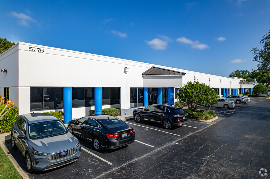 5776 Hoffner Ave, Orlando, FL for lease - Building Photo - Image 1 of 11