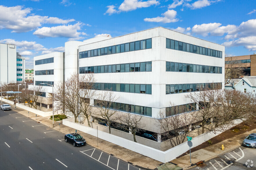 1275 Summer St, Stamford, CT for lease - Building Photo - Image 2 of 4