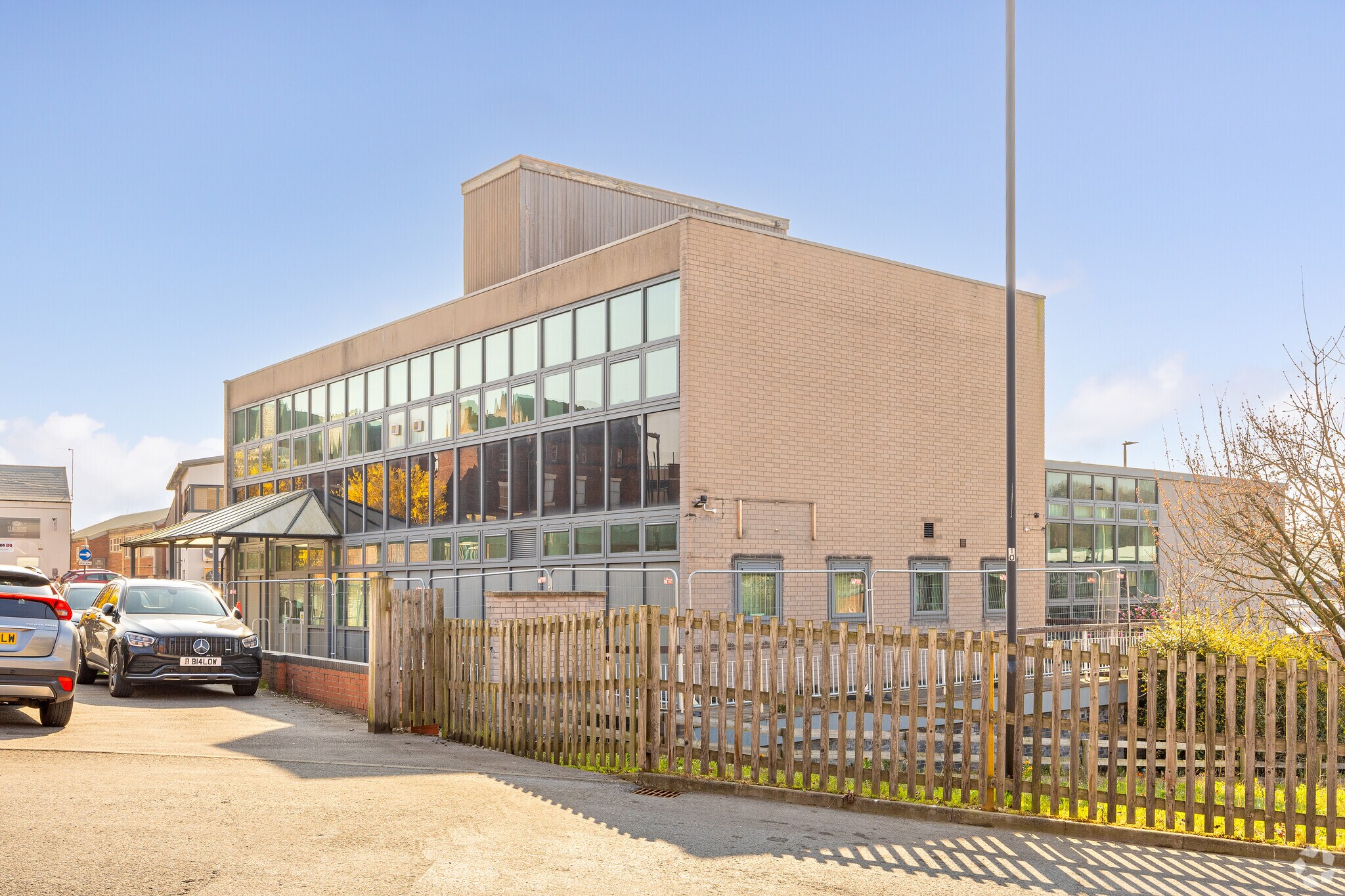 1 Tontine Rd, Chesterfield for lease Building Photo- Image 1 of 4