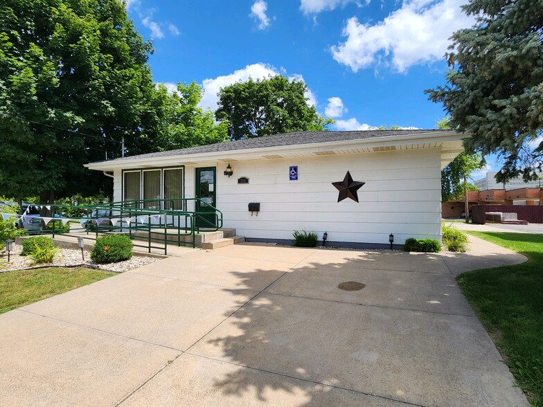 222 S State St, Appleton, WI for sale - Building Photo - Image 1 of 13