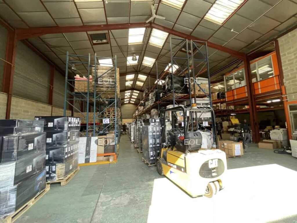 Location Local d'activités 1 391 m² - Photo 1