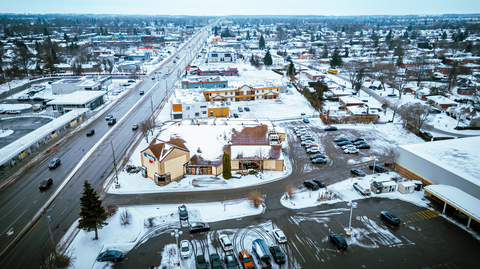 47 Boul Saint-Jean-Baptiste, Châteauguay, QC for lease - Building Photo - Image 1 of 6