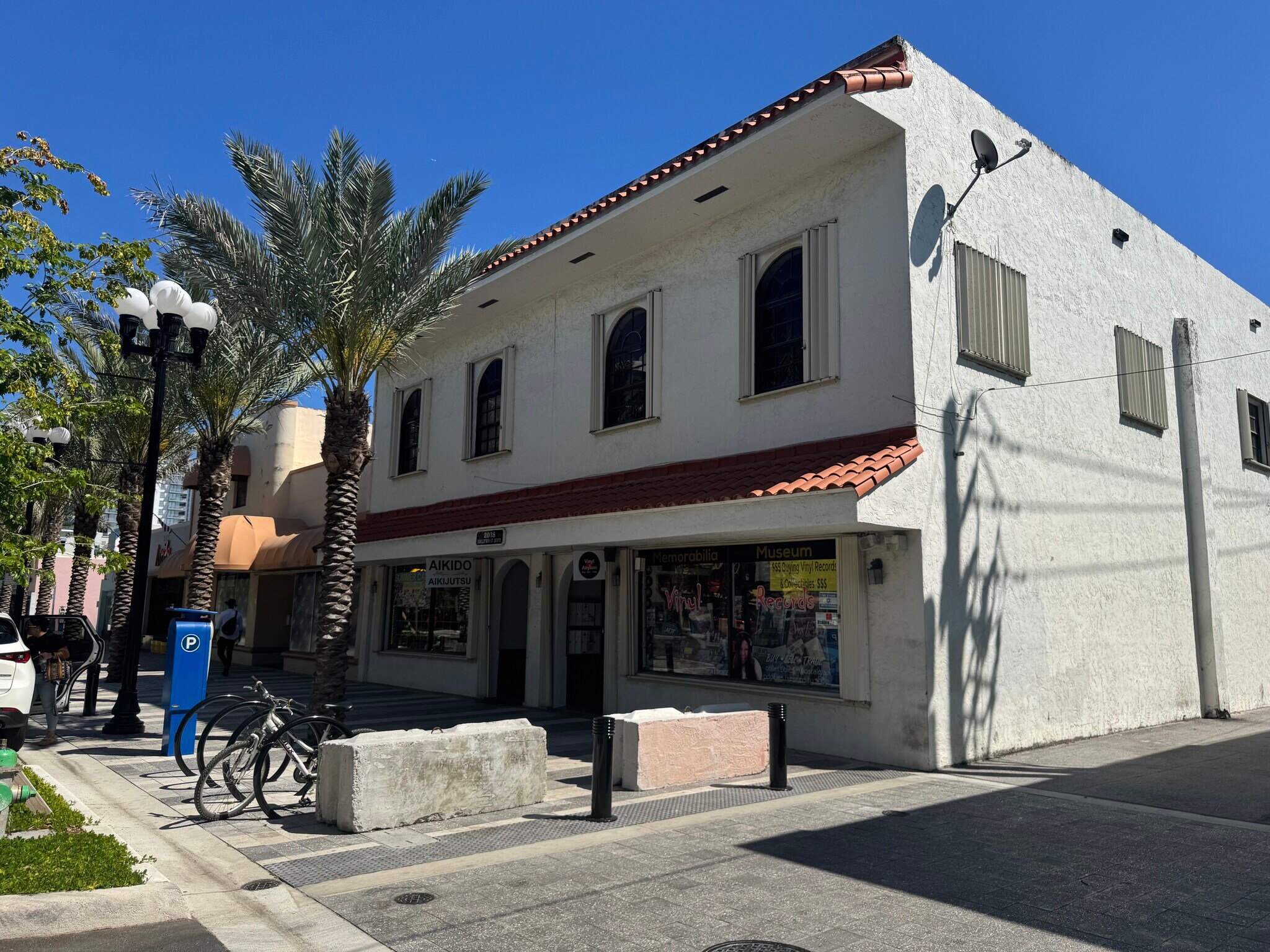 2028 Hollywood Blvd, Hollywood, FL for lease Building Photo- Image 1 of 15