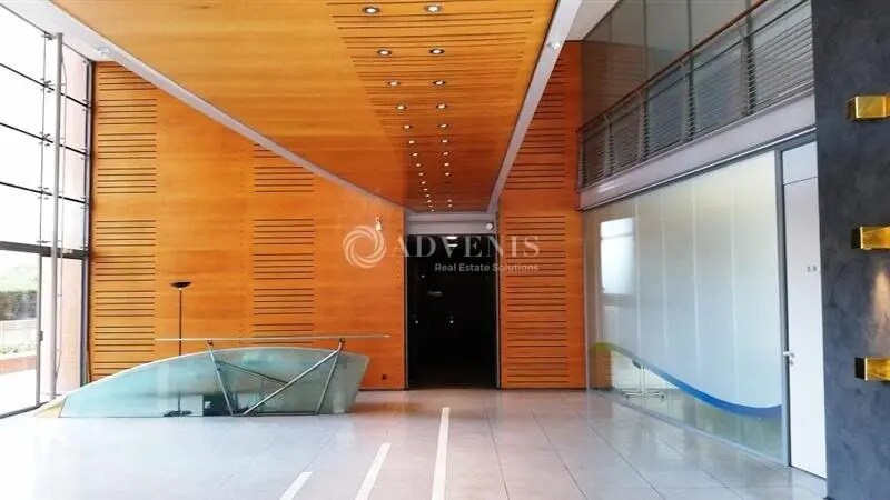 Office in Ivry-sur-Seine for lease - Building Photo - Image 2 of 7