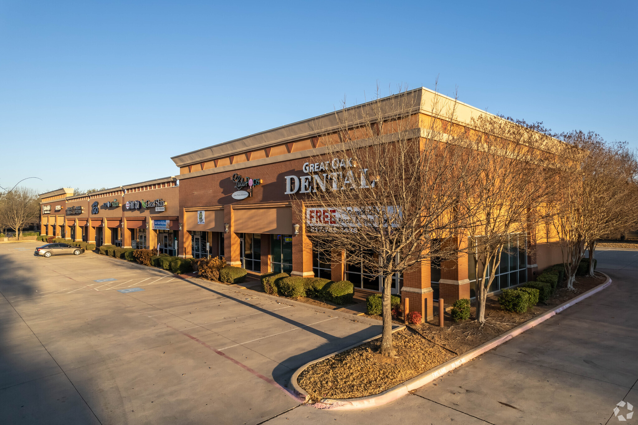 3851 SW Green Oaks Blvd, Arlington, TX for lease Primary Photo- Image 1 of 6