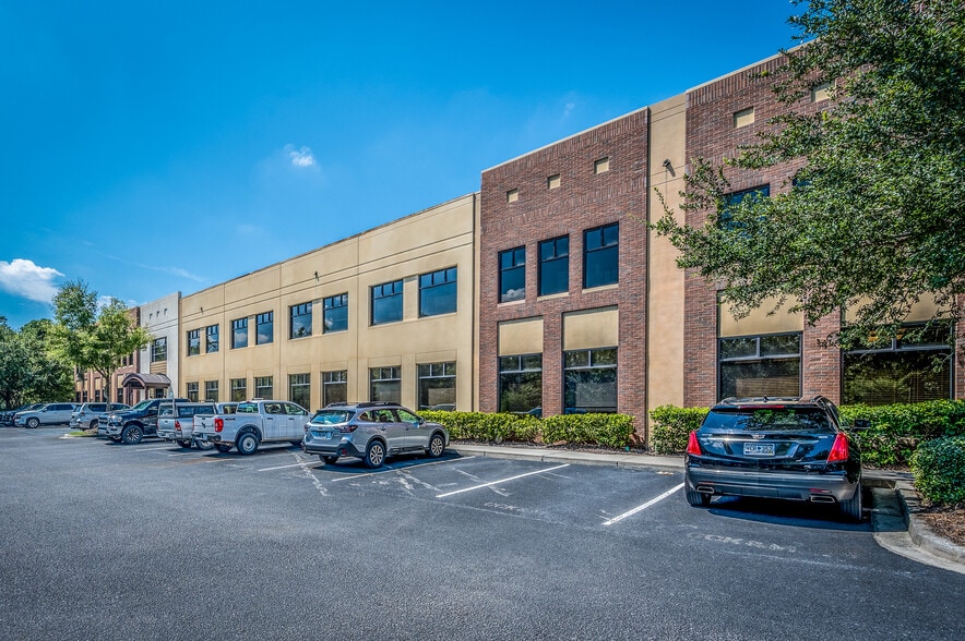 4969 Centre Pointe Dr, North Charleston, SC for lease - Building Photo - Image 3 of 23