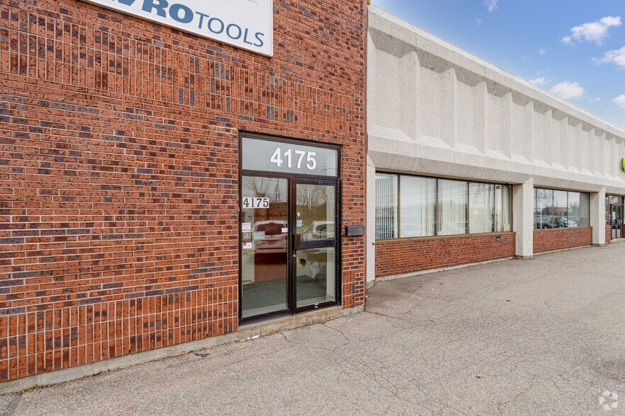 4155-4175 Boul Poirier, Montréal, QC for lease - Building Photo - Image 3 of 6