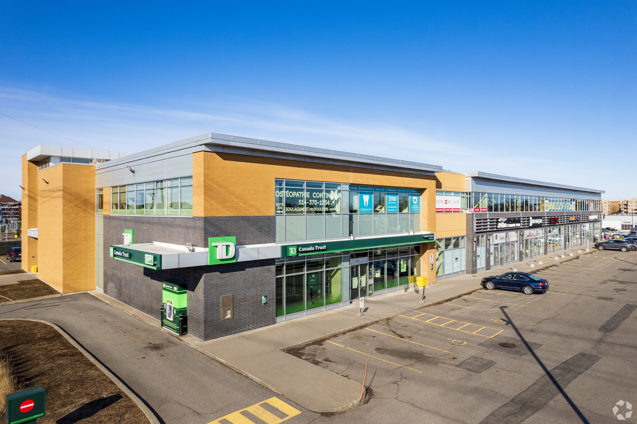 3700-3796 Boul des Sources, Dollard-des-Ormeaux, QC for lease Primary Photo- Image 1 of 7