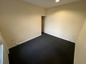 31 Leeds Rd, Ilkley for lease Building Photo- Image 2 of 3