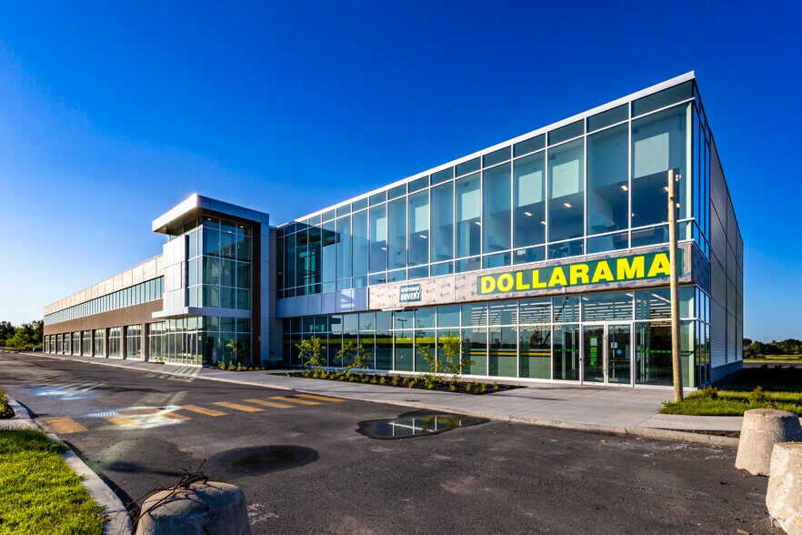 2369 Ch De Chambly, Carignan, QC for lease - Primary Photo - Image 1 of 3
