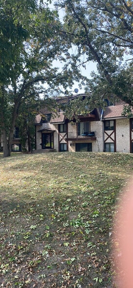 7750 Silver Lake Rd, Mounds View, MN for sale - Building Photo - Image 3 of 6