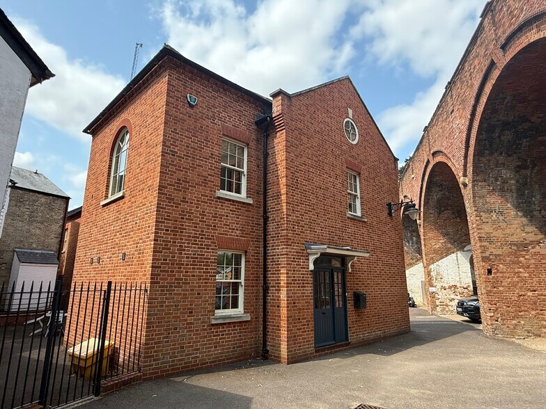 12-13 Arm And Sword Ln, Hatfield for lease - Building Photo - Image 1 of 10