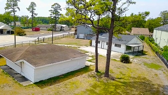 501 Pine St, Crosby, TX  77532 - Pub