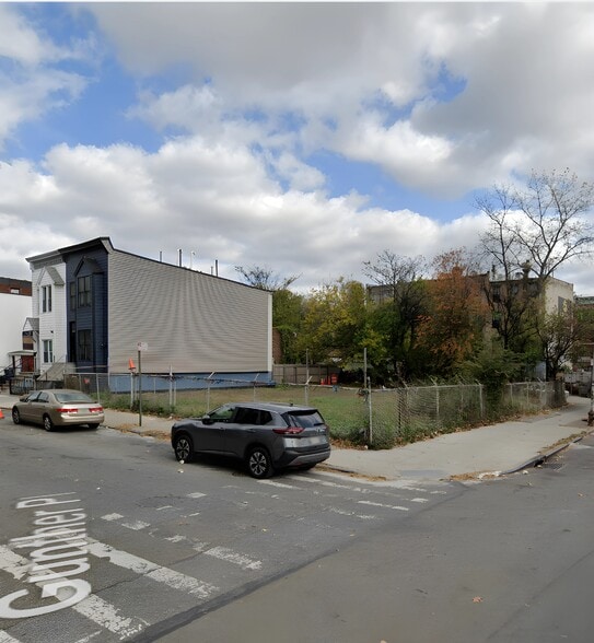 2081 Atlantic Ave, Brooklyn, NY for sale - Building Photo - Image 1 of 6