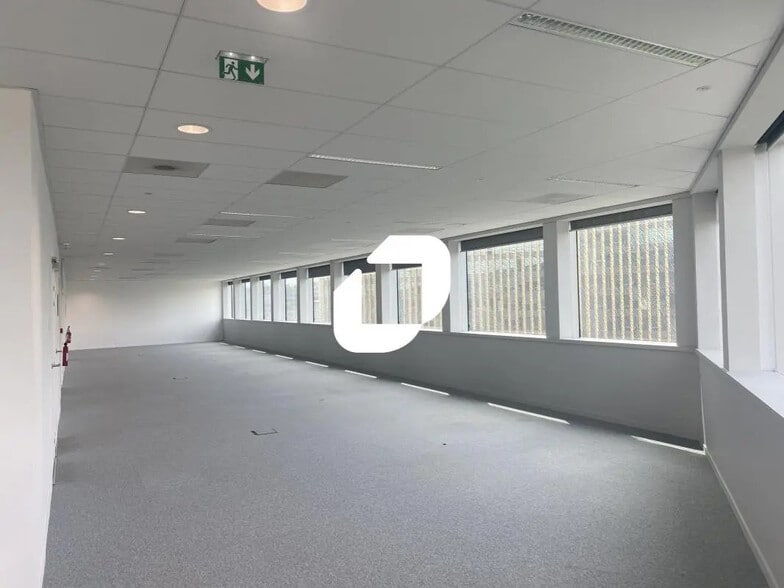 Office in Lille for lease - Interior Photo - Image 2 of 9