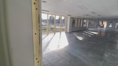 Calle Rozabella, 6, Las Rozas de Madrid, Madrid for lease - Commercial Listing Video 