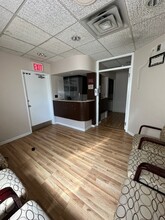 71 Todt Hill Rd, Staten Island, NY for lease Interior Photo- Image 1 of 43