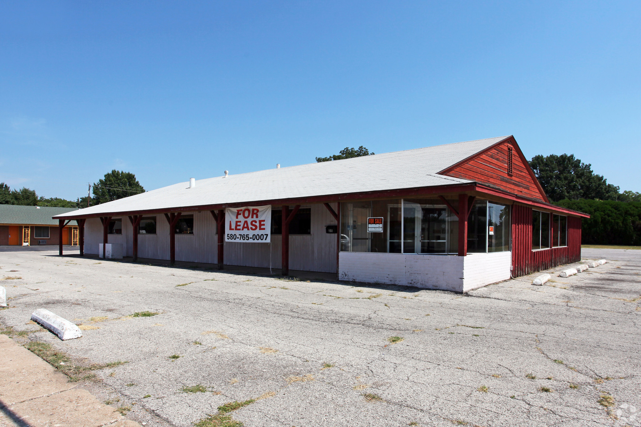 215 S 14th St, Ponca City, OK for sale Primary Photo- Image 1 of 1