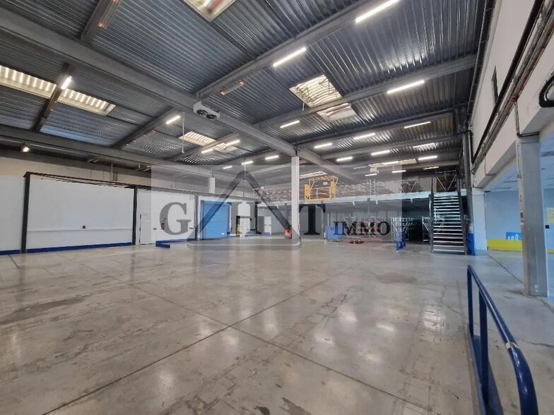 Industrial in Ivry-sur-Seine for lease - Interior Photo - Image 2 of 9