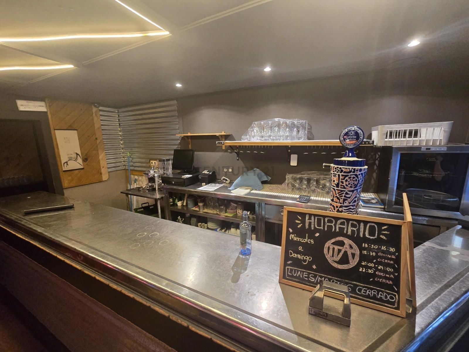 Retail in Barcelona, Barcelona for lease Interior Photo- Image 1 of 12