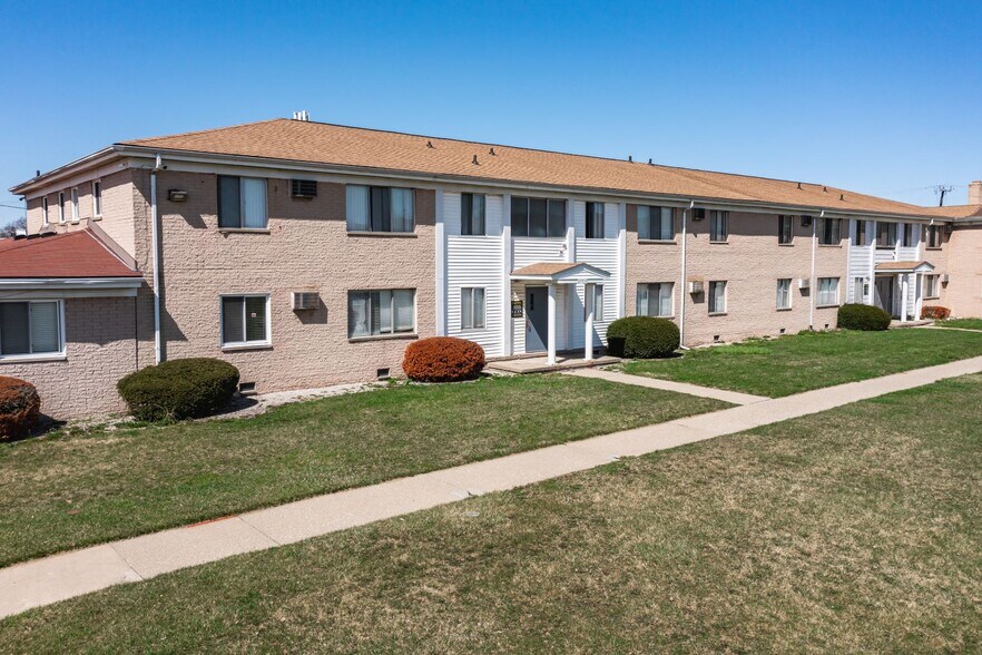 21516 Dequindre Rd, Warren, MI 48091 Warren Manor Apartments