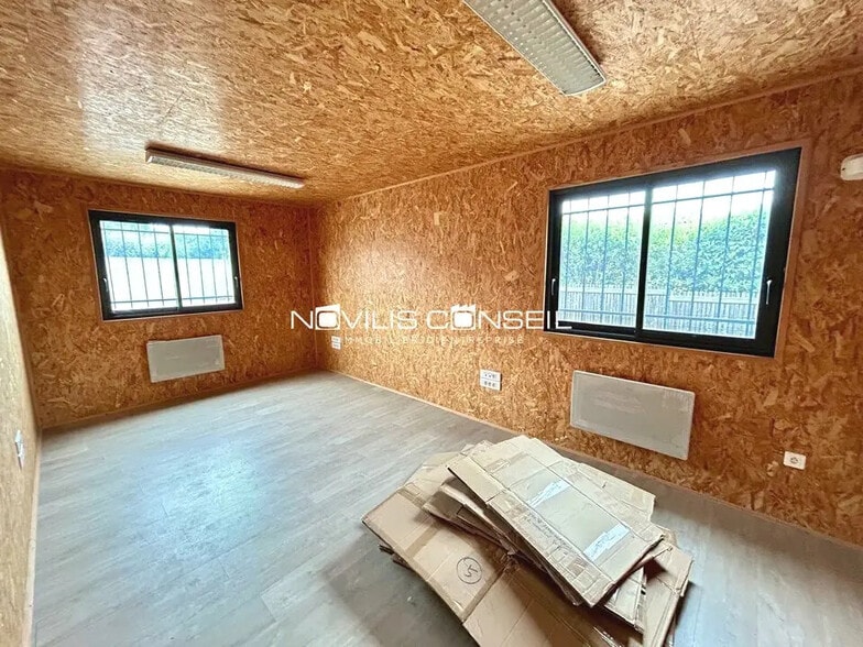 Flex in Garidech for lease - Interior Photo - Image 3 of 7