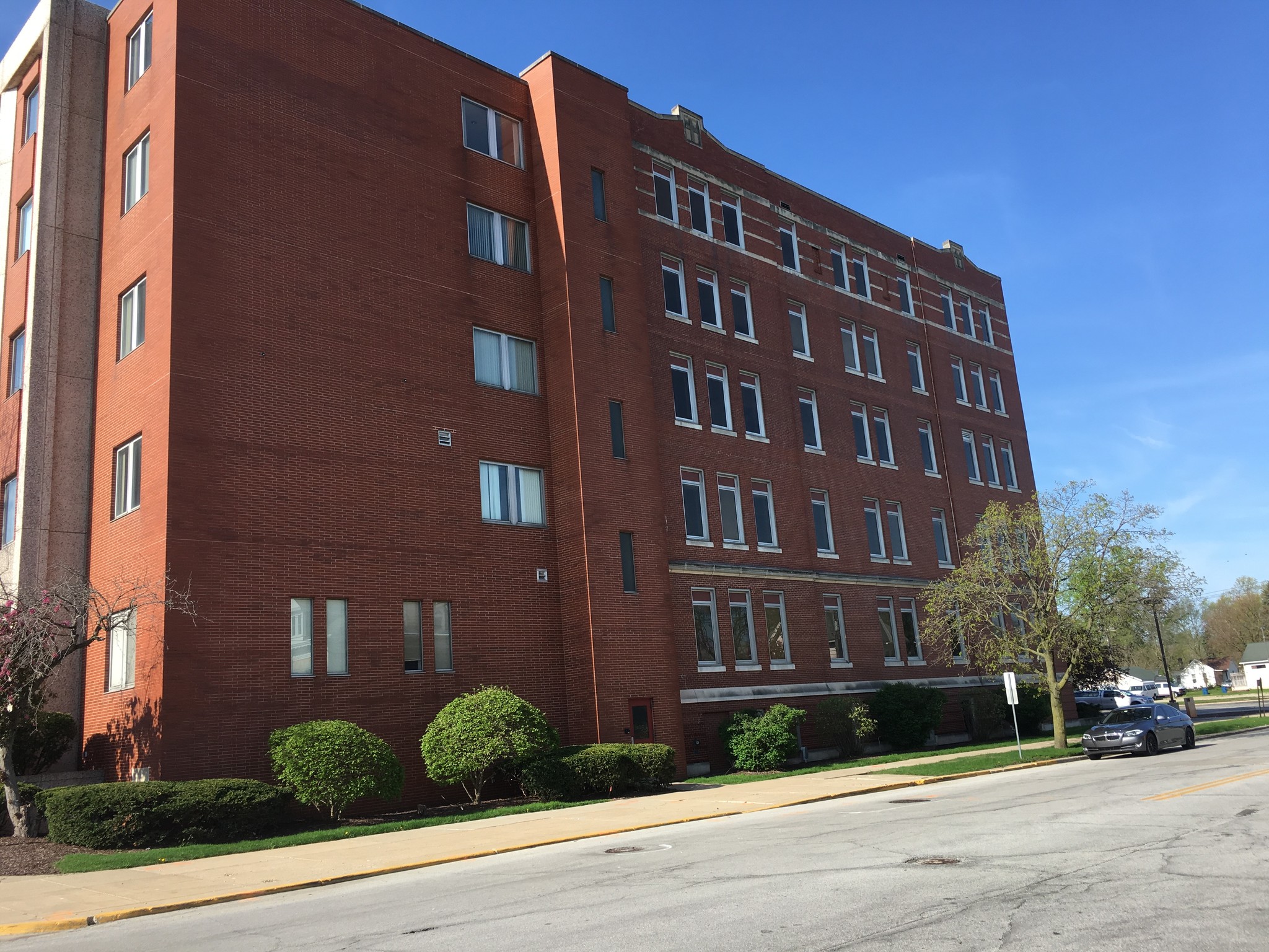 215 W 4th St, Mishawaka, IN for sale Building Photo- Image 1 of 1