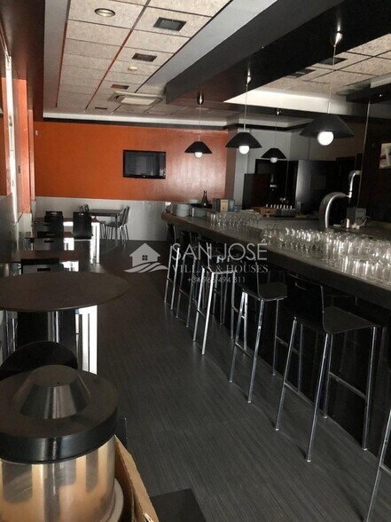 Retail in Crevillent for sale - Building Photo - Image 1 of 18