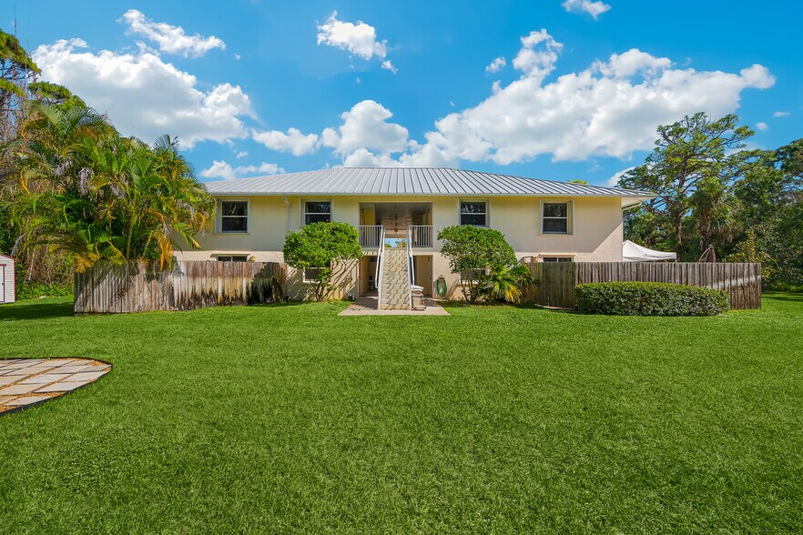 11195 Roseland Rd, Sebastian, FL for sale - Primary Photo - Image 1 of 1