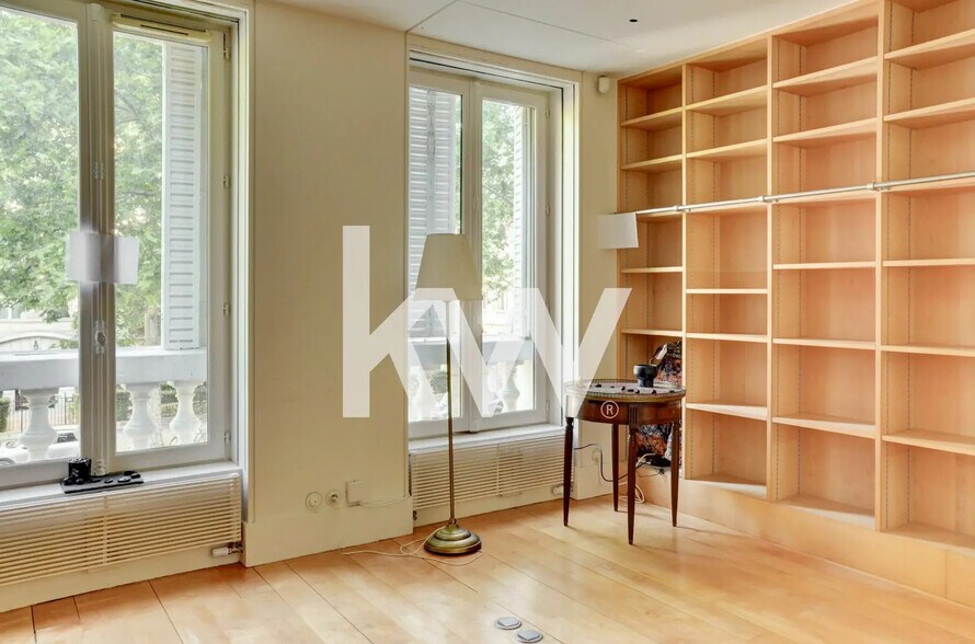 Office in Paris for sale - Interior Photo - Image 3 of 5