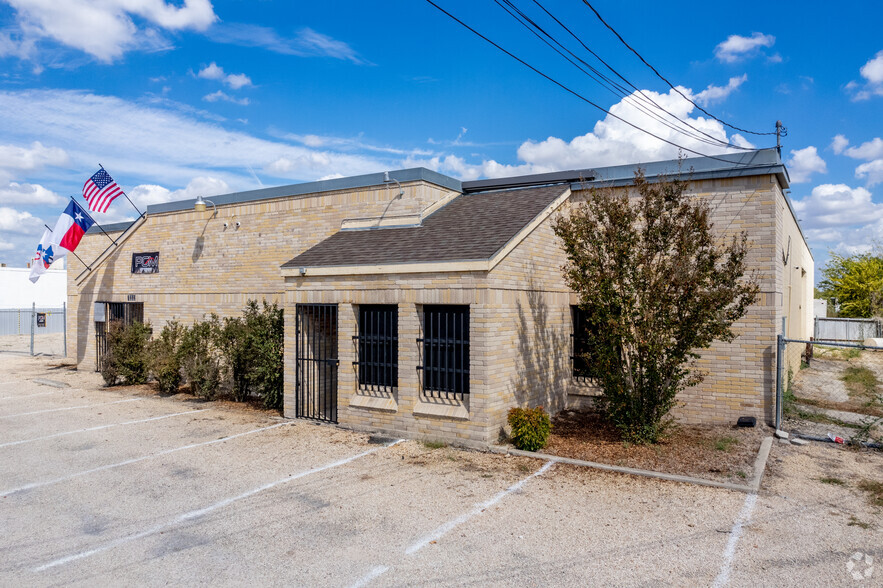 7222 NE Loop 410, San Antonio, TX for lease - Building Photo - Image 3 of 17