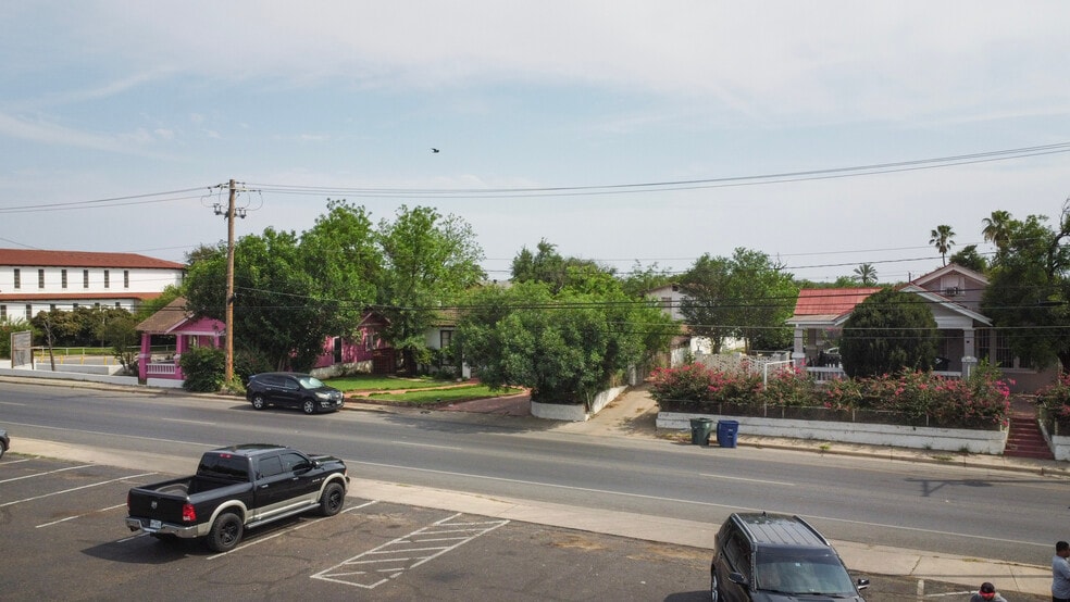 Guadalupe St. & Chihuahua St. Properties portfolio of 4 properties for sale on LoopNet.com - Building Photo - Image 2 of 7