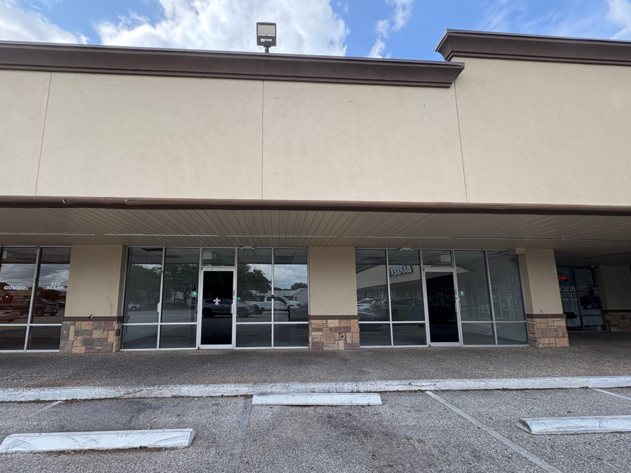 11302-11332 Huffmeister Rd, Houston, TX for lease Interior Photo- Image 1 of 2