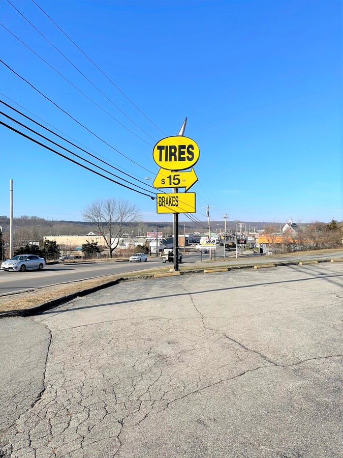 1307 Hartford Ave, Johnston, RI 02919