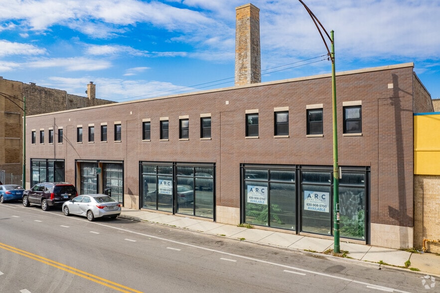 2740 N Kedzie Ave, Chicago, IL for lease - Building Photo - Image 2 of 5