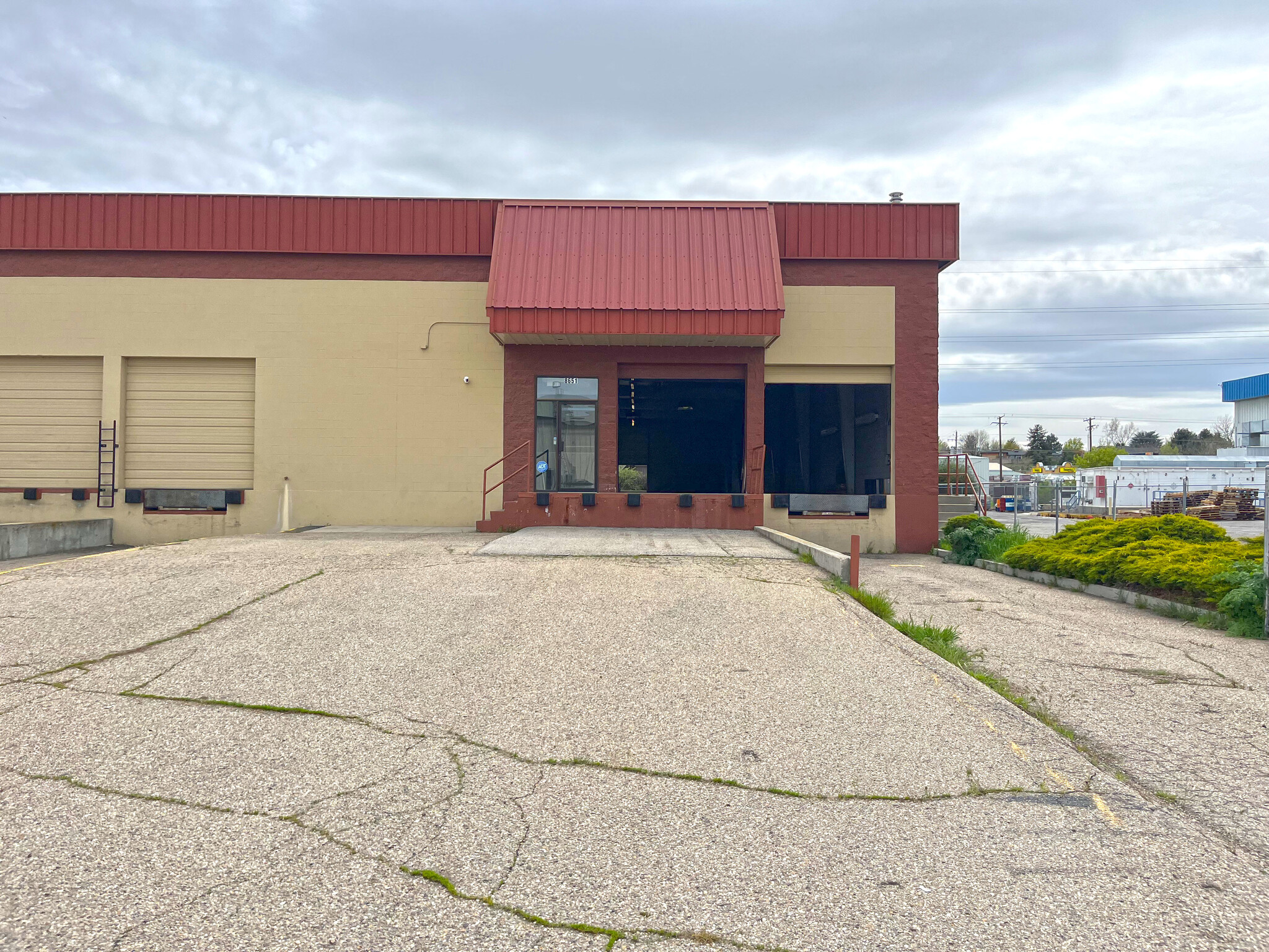 8645-8651 Westpark St, Boise, ID for lease Building Photo- Image 1 of 14