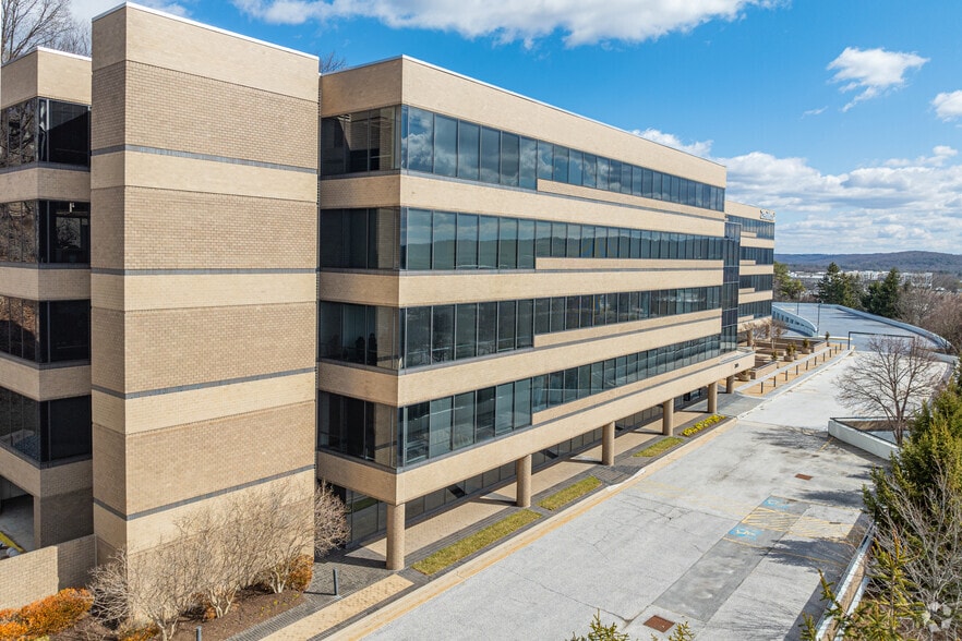 200 International Cir, Hunt Valley, MD for lease - Building Photo - Image 1 of 9