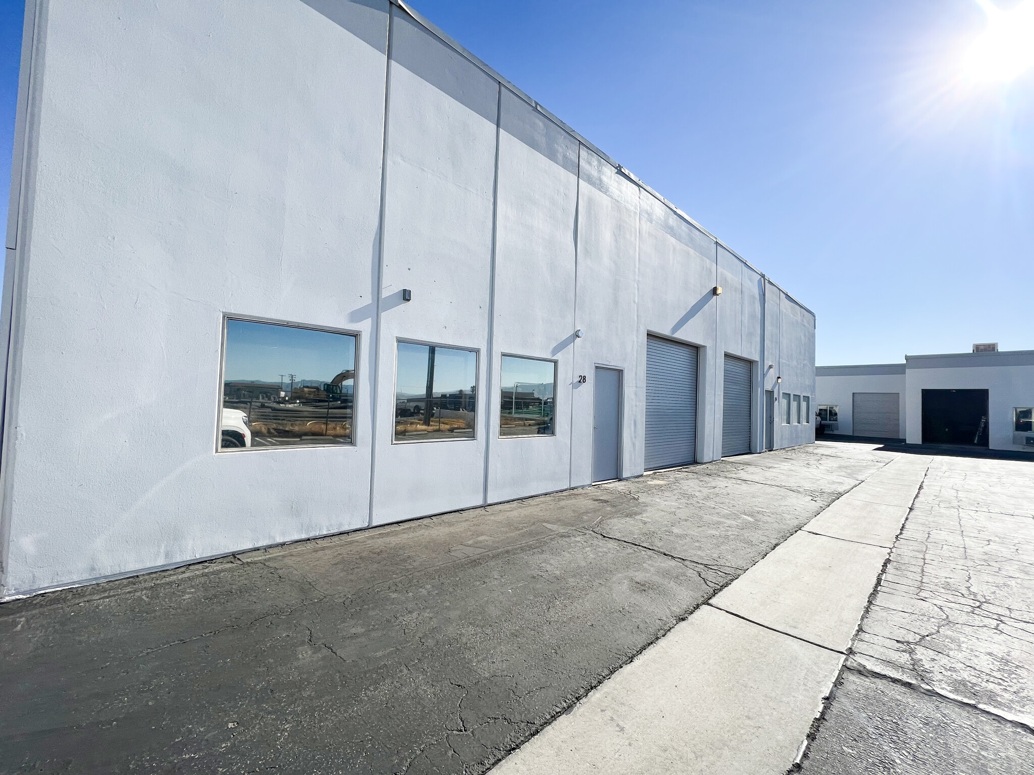 17525 Alder St, Hesperia, CA for lease Interior Photo- Image 1 of 6