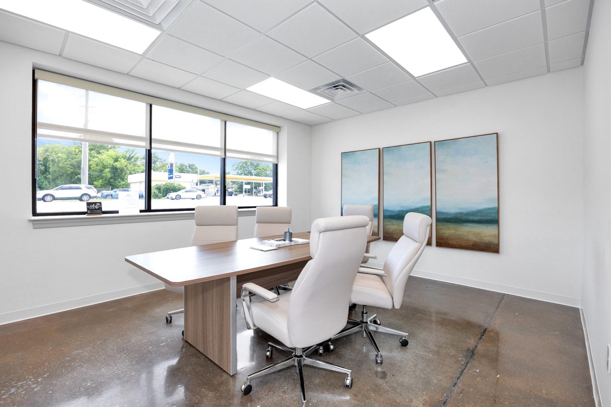 3300-3306 Governors Dr SW, Huntsville, AL for lease Interior Photo- Image 1 of 7