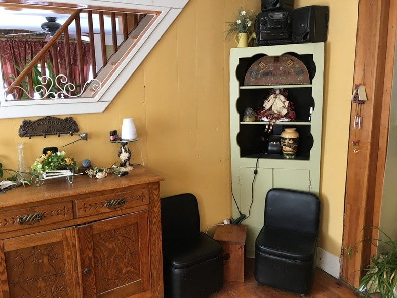 221 Main St, East Waterboro, ME for sale - Interior Photo - Image 2 of 16