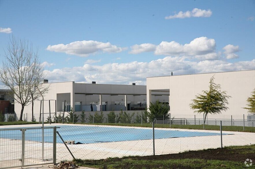 Office in Loeches, Madrid for sale - Building Photo - Image 3 of 6