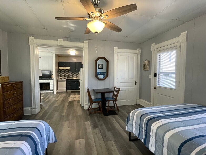 804 S Main St, Canton, IL for sale - Building Photo - Image 3 of 22